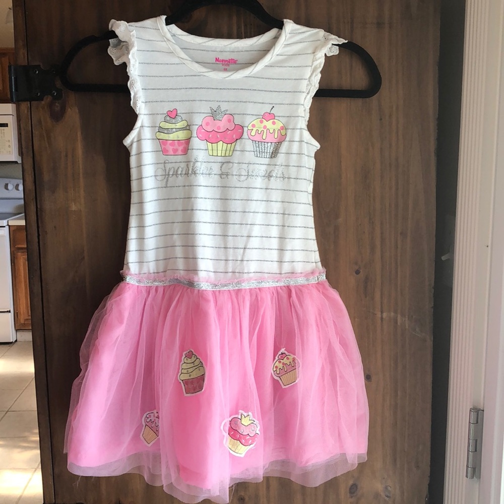 Girls dress